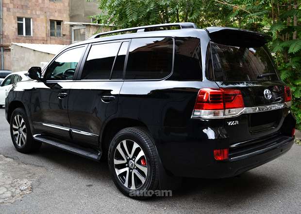 Toyota Land Cruiser 200