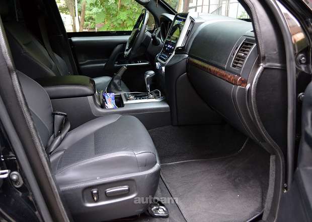 Toyota Land Cruiser 200