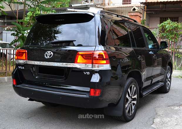 Toyota Land Cruiser 200