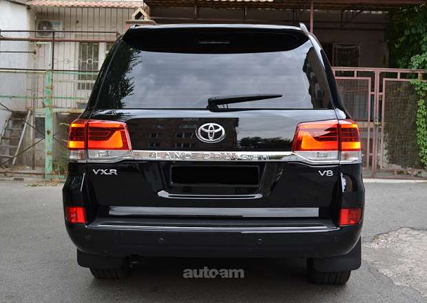 Toyota Land Cruiser 200