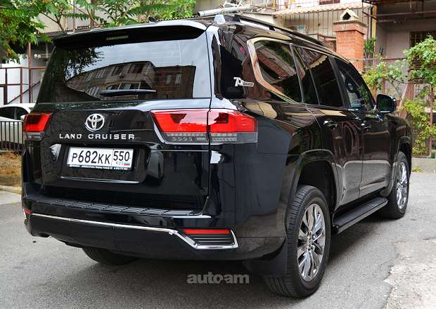 Toyota Land Cruiser 300