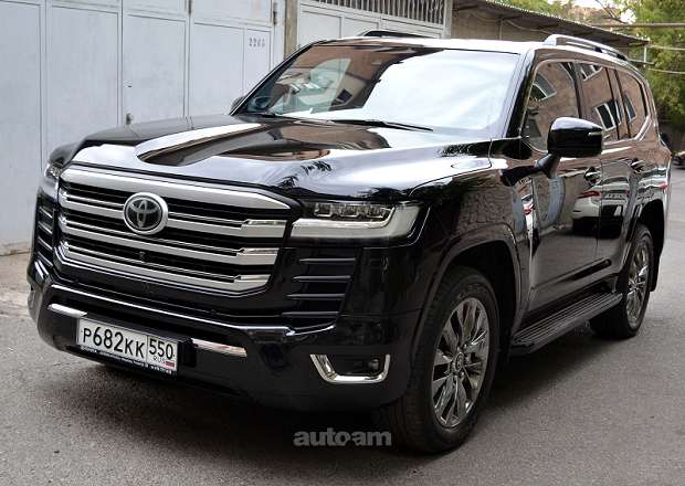 Toyota Land Cruiser 300