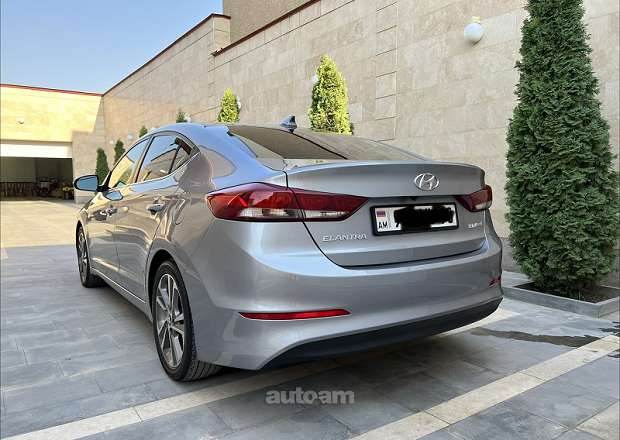 Hyundai Elantra
