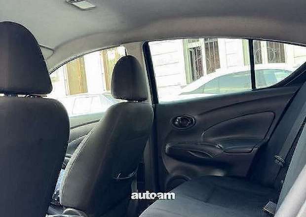 Nissan Versa 2012 — լուսանկար 4