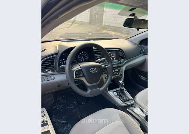 Hyundai Elantra 2017 — фото 10