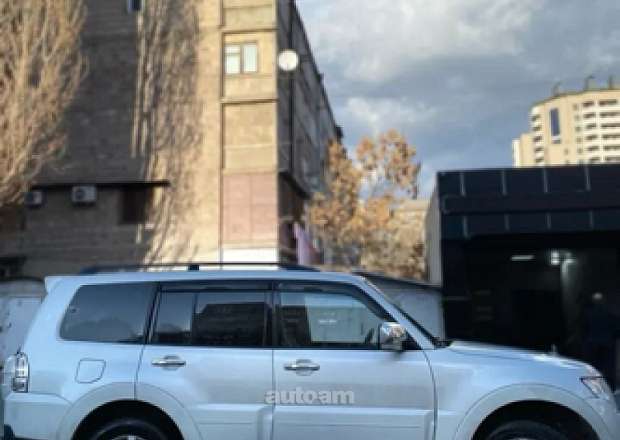 Mitsubishi Pajero 2009 — լուսանկար 3
