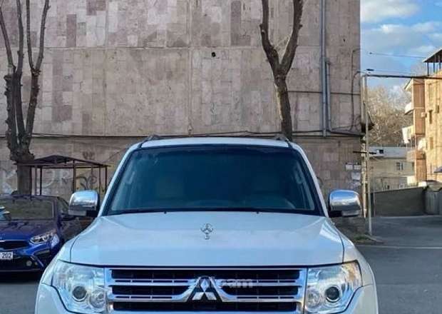 Mitsubishi Pajero 2009 — լուսանկար 1