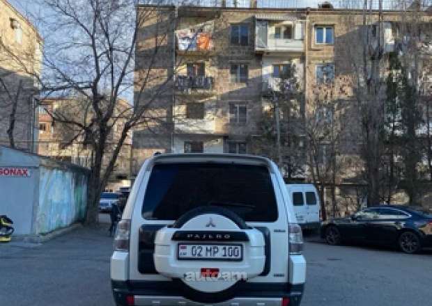 Mitsubishi Pajero 2009 — լուսանկար 4