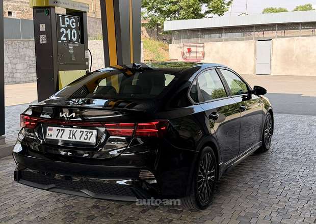 Kia Forte 2023 — լուսանկար 5