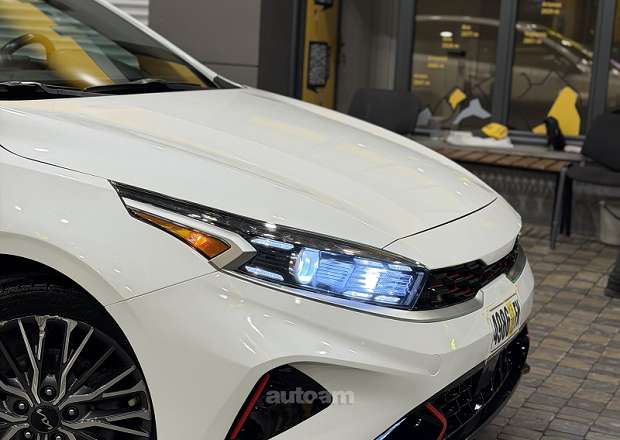 Kia Forte 2022 — լուսանկար 2