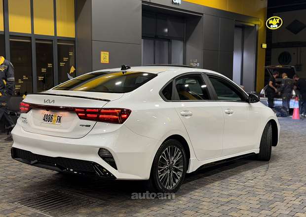 Kia Forte 2022 — լուսանկար 6