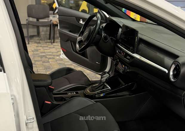 Kia Forte 2022 — լուսանկար 12