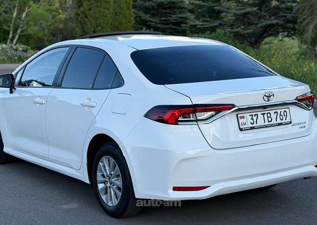 Toyota Corolla 2020 — фото 13