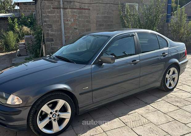 BMW 320