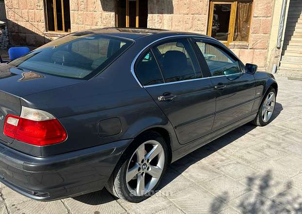 BMW 320
