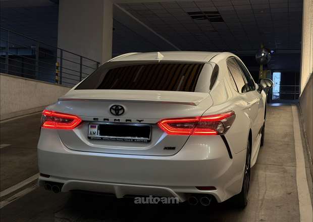 Toyota Camry 2021 — լուսանկար 5