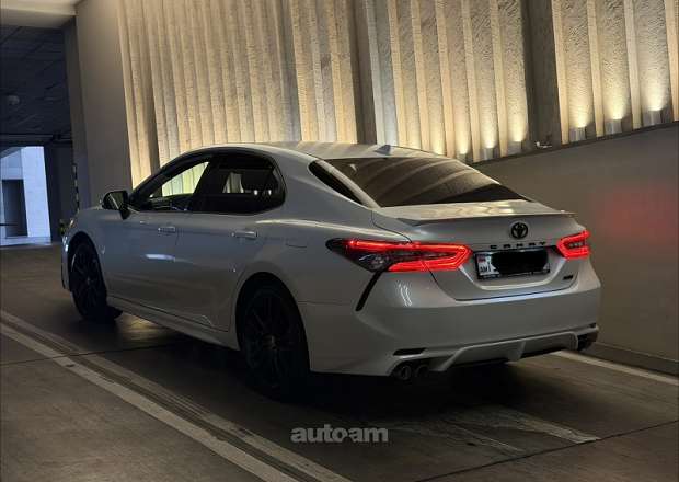 Toyota Camry 2021 — լուսանկար 4