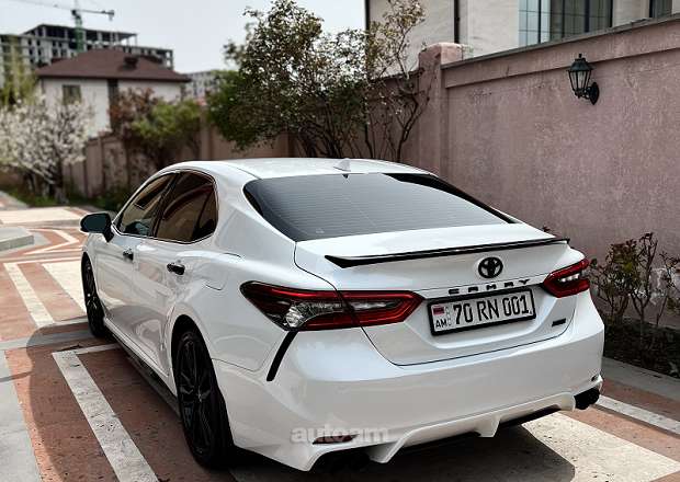 Toyota Camry 2021 — լուսանկար 5