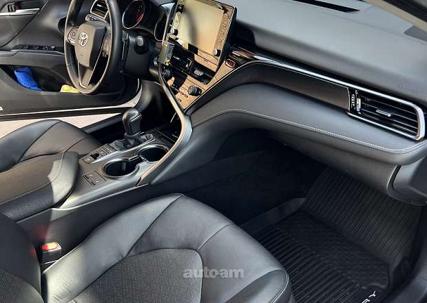 Toyota Camry 2021 — լուսանկար 8
