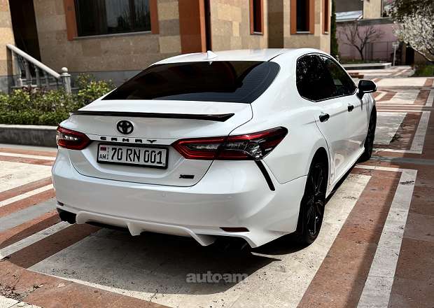 Toyota Camry 2021 — լուսանկար 4