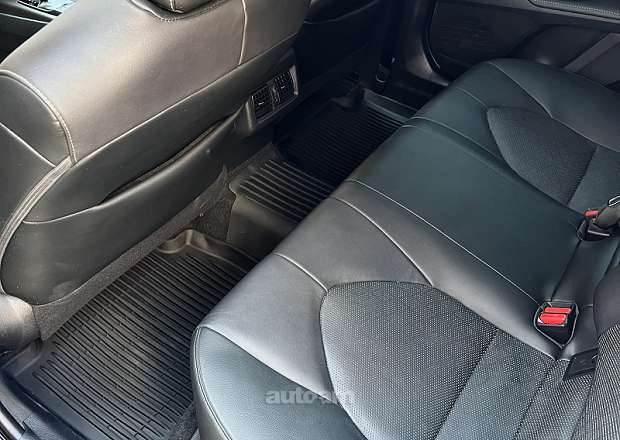Toyota Camry 2021 — լուսանկար 10