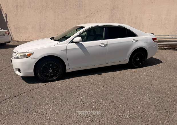 Toyota Camry 2011 — photo 3