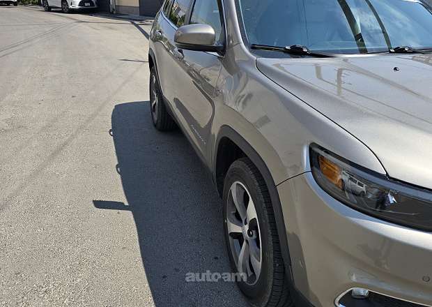 Jeep Cherokee