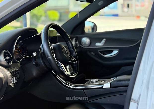 Mercedes-Benz C 300 2020 — լուսանկար 5