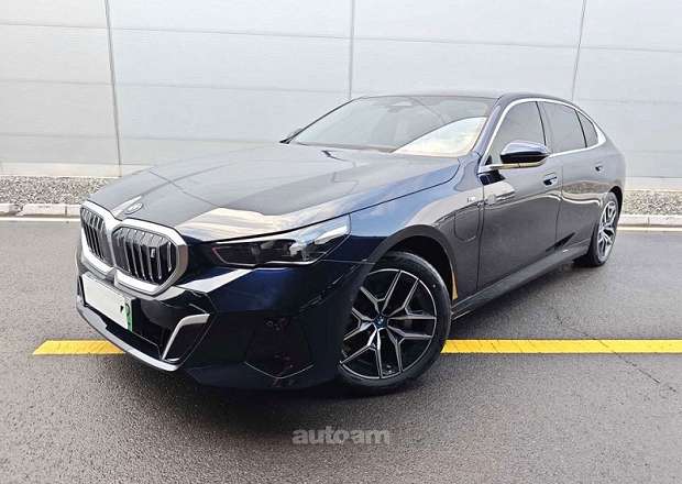 BMW i5