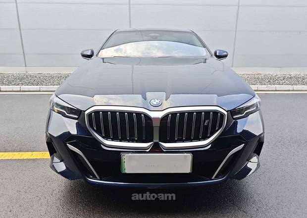 BMW i5