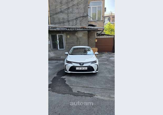 Toyota Corolla 2022 — photo 1