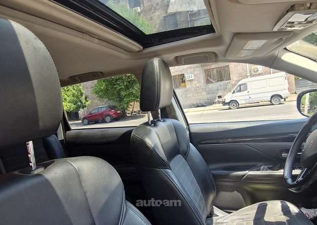 Mitsubishi Outlander 2018 — լուսանկար 7