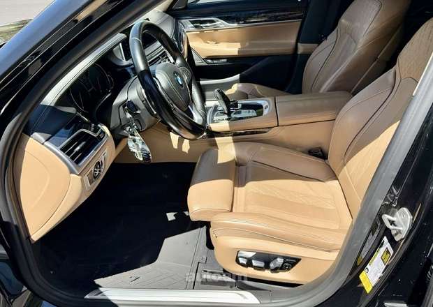 BMW 740