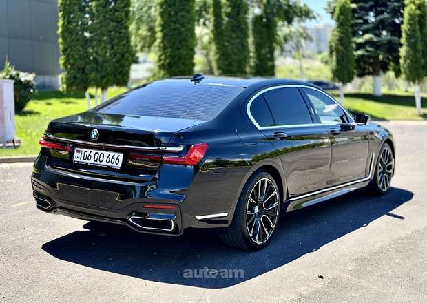BMW 740