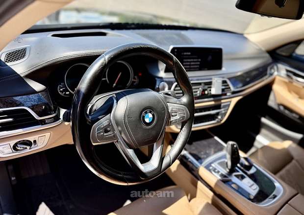BMW 740