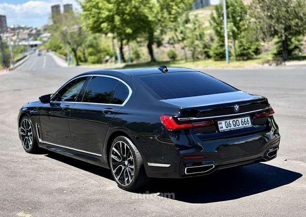 BMW 740