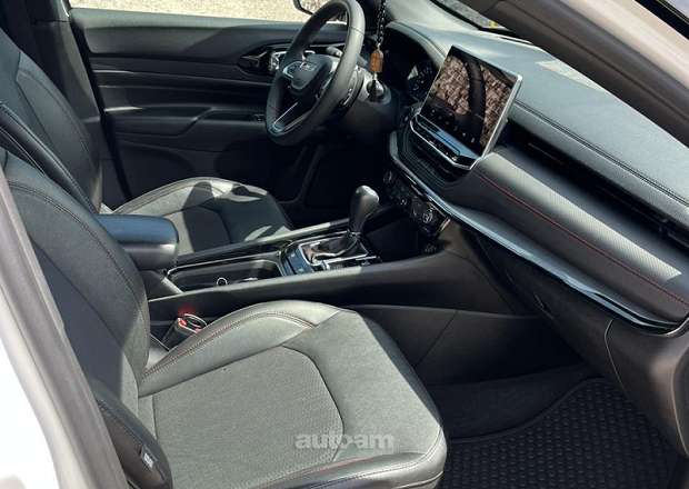 Jeep Compass 2023 — լուսանկար 9