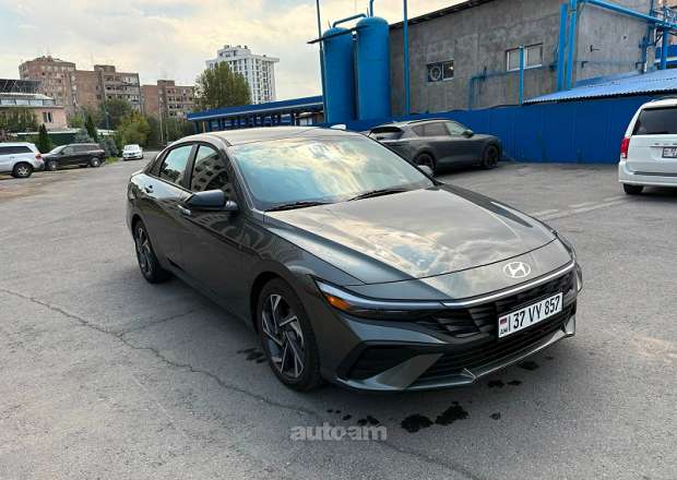 Hyundai Elantra 2025 — լուսանկար 2