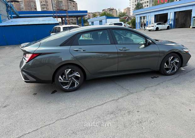 Hyundai Elantra 2025 — լուսանկար 9