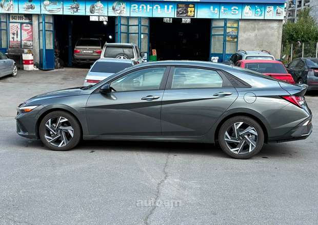 Hyundai Elantra 2025 — լուսանկար 8