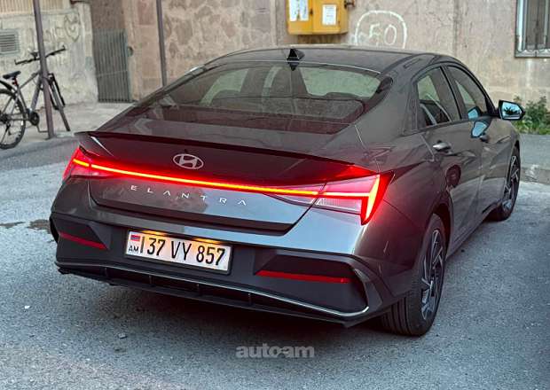 Hyundai Elantra 2025 — լուսանկար 1