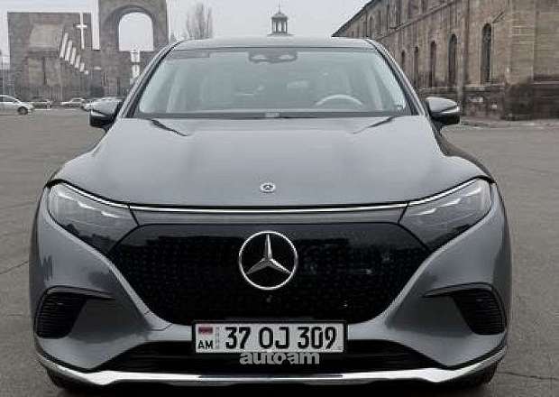 Mercedes-Benz EQS SUV 2023 — լուսանկար 1