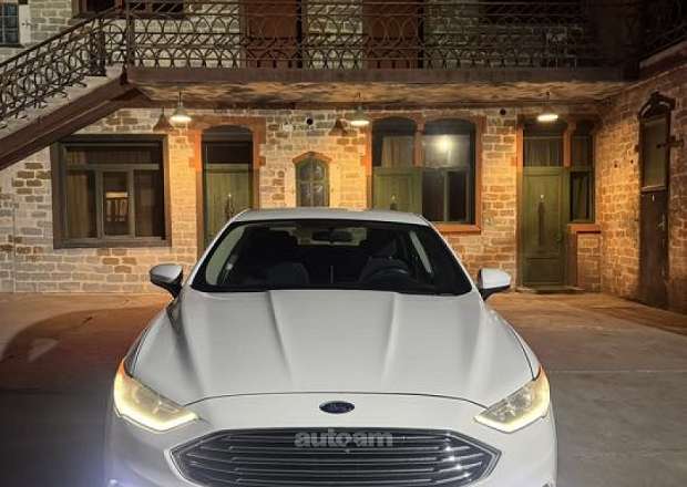 Ford Fusion 2017 — լուսանկար 1