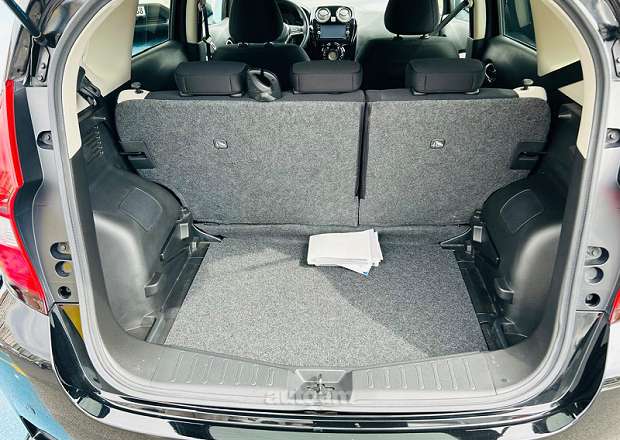 Nissan Note 2019 — լուսանկար 10