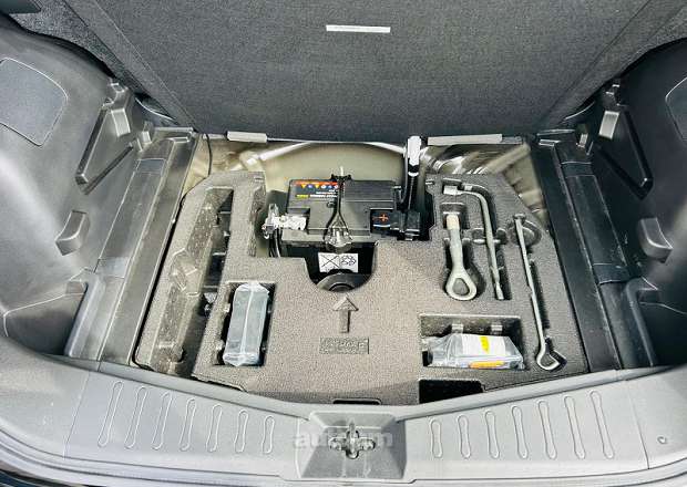Nissan Note 2019 — լուսանկար 11