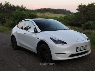 Tesla Model Y  2023 