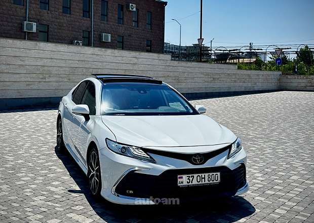 Toyota Camry 2021 — фото 2