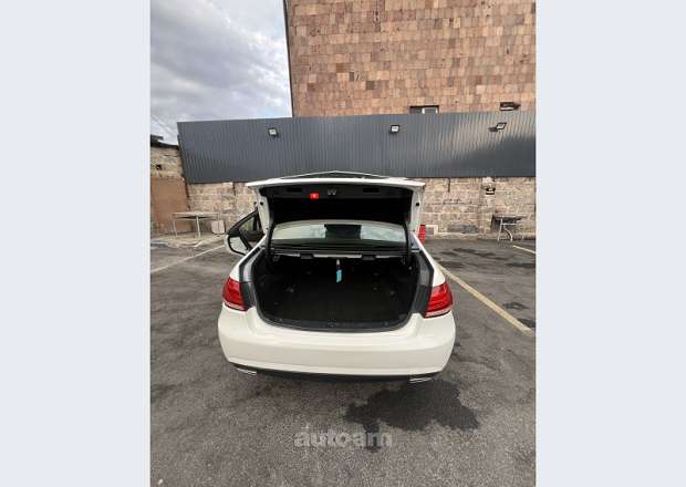 Mercedes-Benz E 350 2013 — photo 1