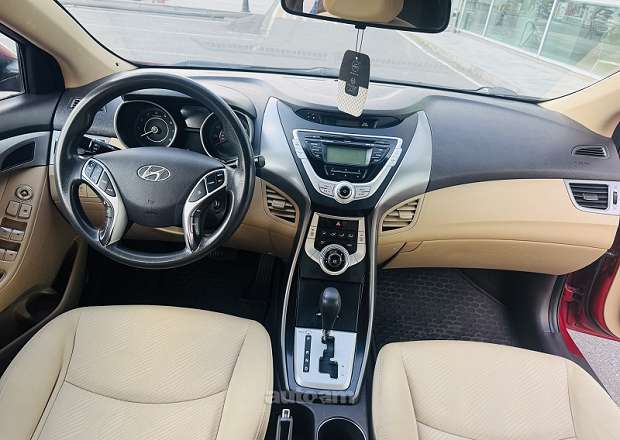 Hyundai Elantra 2011 — լուսանկար 15