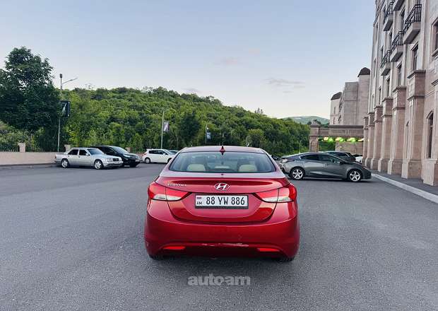 Hyundai Elantra 2011 — լուսանկար 9